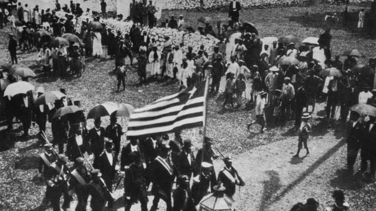 the-citizens-of-monrovia-celebrate-the-liberian-independence-day-on-26th-july-circa-1910-photo-by-paul-popperpopperfotog