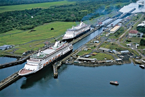 Panama_Canal